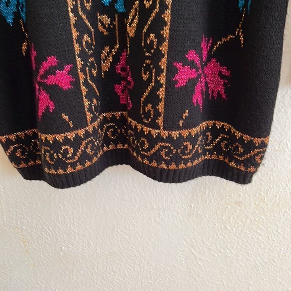 Vintage USA Black Holiday Sweater With Pink, Blue and Gold Floral Pattern Size L - Picture 5 of 5